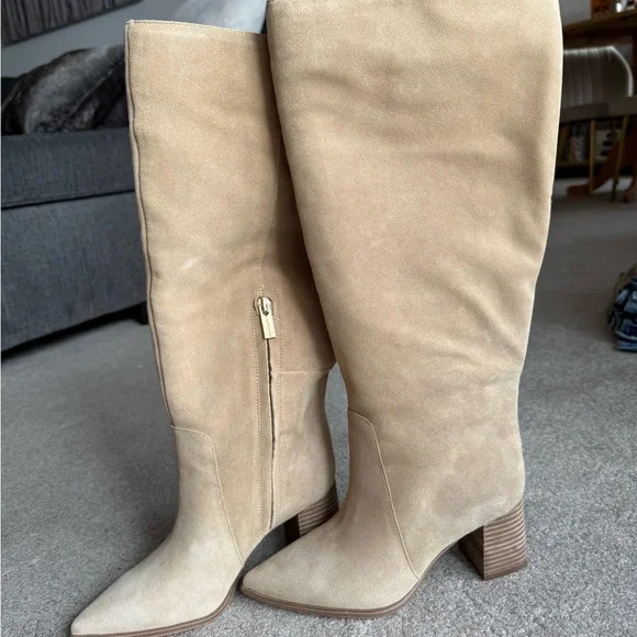 Elegant Tan Knee-High Women's Boots - Picture 3 of 3